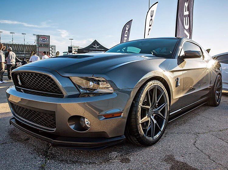 dailymustangs's tweet photo. Shelby GT500's are 👌😍 https://t.co/ohDonMjIGm