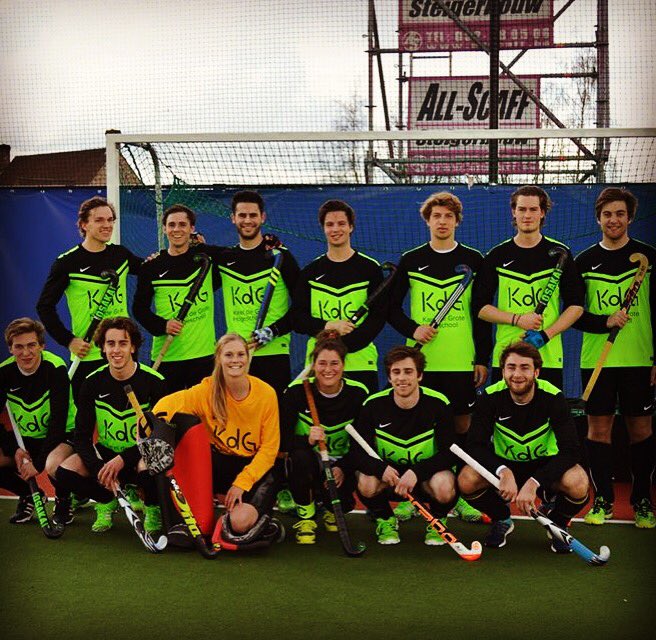 Vlaams Kampioen😎 nu nog Nationaal! #kdg #hockey #kampioen #herewecome #kampioenenploeg