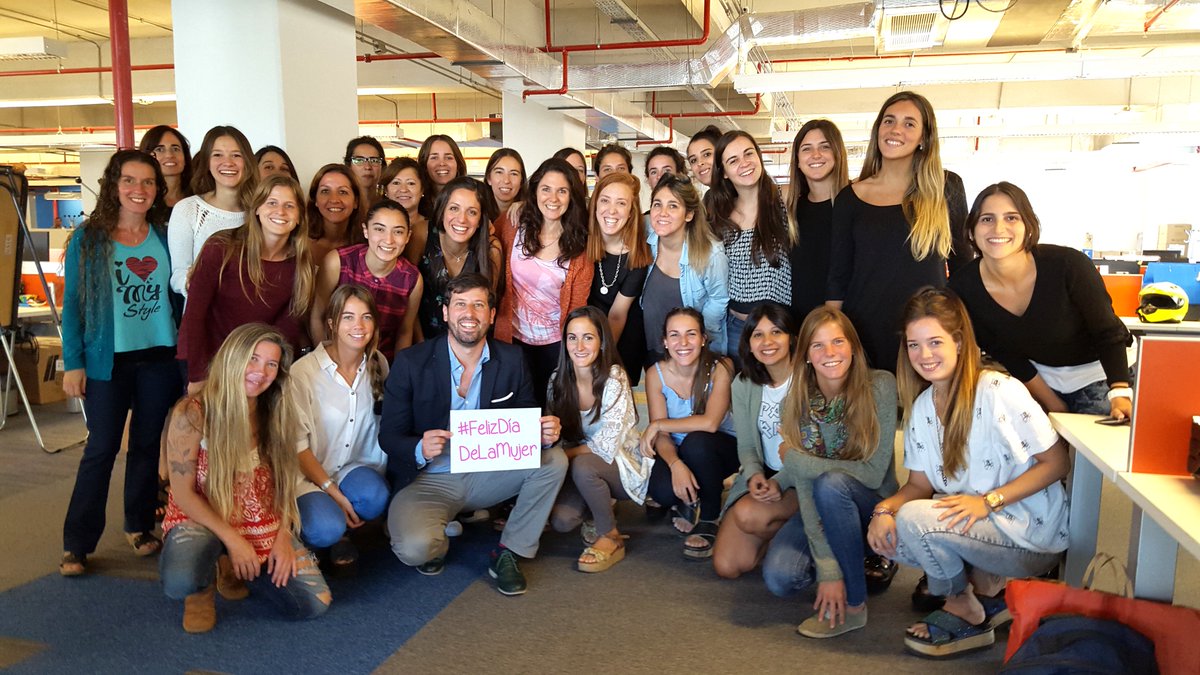 Muy #felizdiadelamujer a todas las mujeres de nuestra ciudad y del país, les deseamos desde #CiudadInteligente! RT!