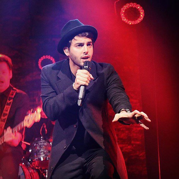 darinsets's tweet photo. Darin in fedoras 😍 #darinsets https://t.co/nNkNMkWRdw