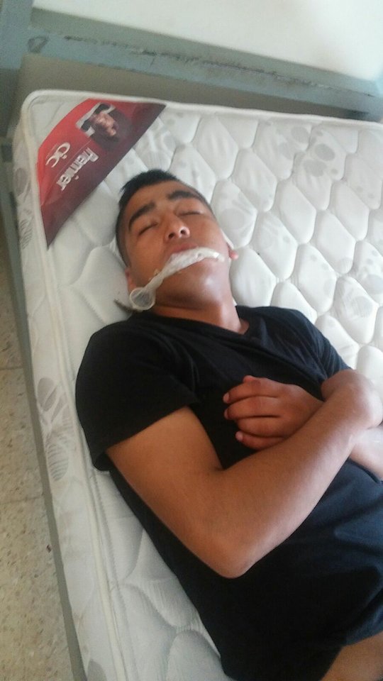 ChalequeoV's tweet photo. -Marico me voy ya es tarde
.-Gafo te quedas a dormir en mi casa
- https://t.co/SCiz70P3iN