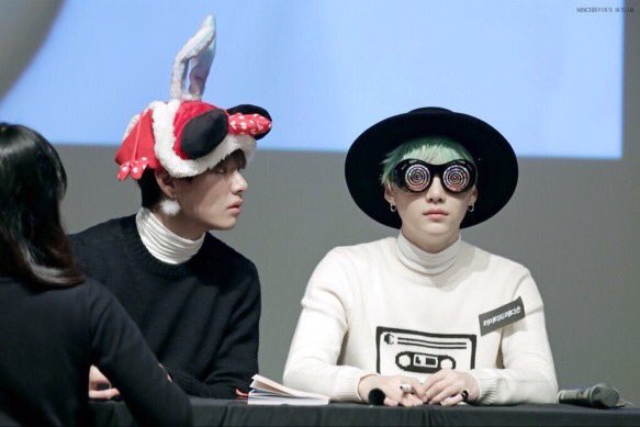 bapbts_h's tweet image. #HAPPYSUGADAY 
#슈가생일ㅊㅋ 
とりあえず白さと細さ下さい😂笑
ゆんぎさんの書く歌が好き歌うラップも好き多彩な髪色も。笑
なんといっても空港で歩いてるときの横顔が大好きです。
これからも健康に気をつけてふぁいてぃん💓