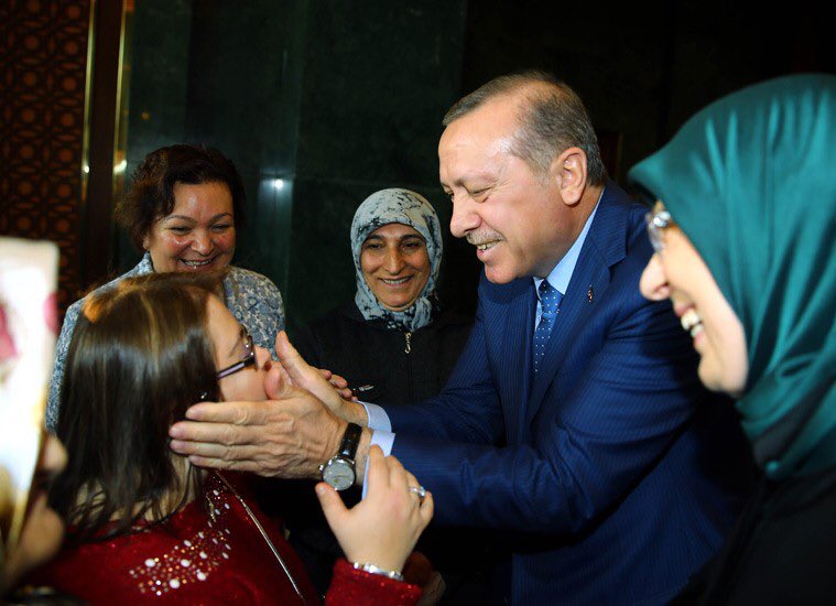 "Kadınların Omuz Vermediği Bir Demokrasi Mücadelesinin Başarıya Ulaşması Mümkün Değildir” tccb.gov.tr/haberler/410/4…