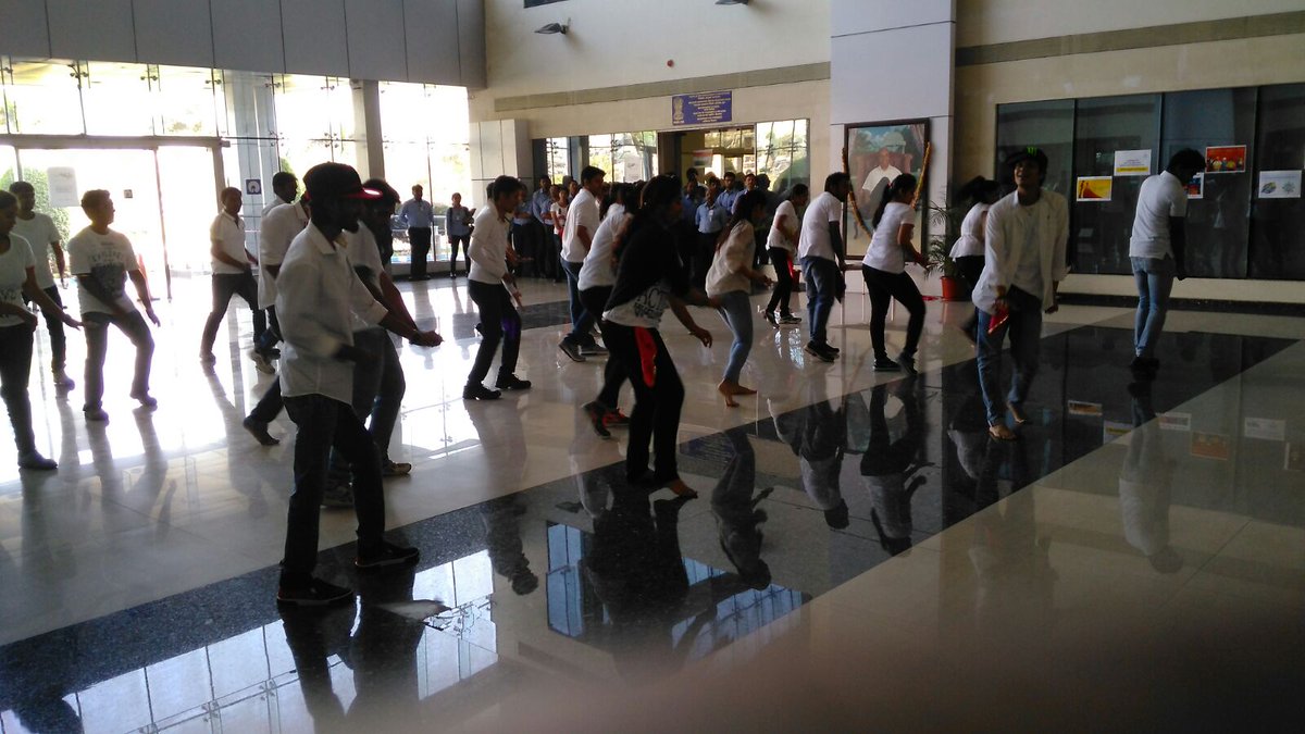 vasistha_rawal's tweet photo. Flash mob at Reliance Jamnagar as part of #women's day celebration https://t.co/Wu00dW6pR1