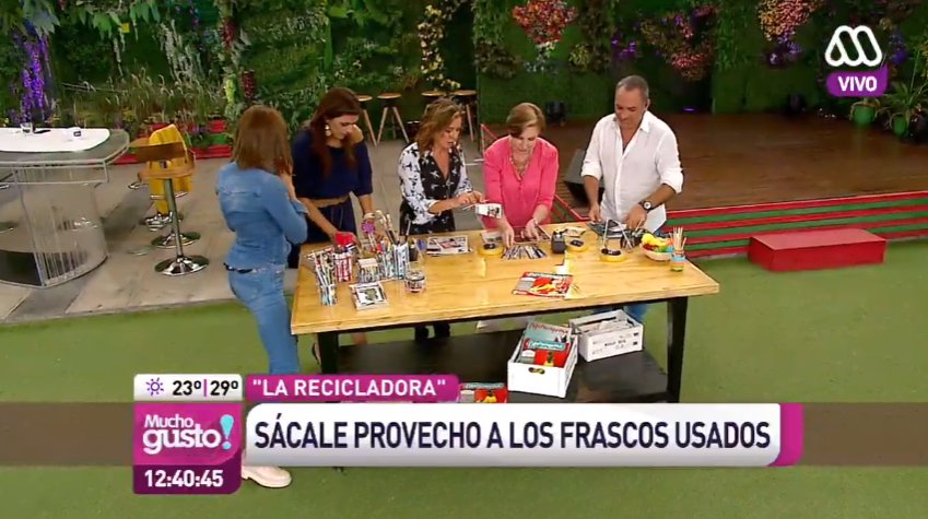 MuchoGustoMEGA's tweet photo. ¡Manos a la obra! Aprendemos a sacarle provecho a los frascos usados con #LaRecicladora https://t.co/Ccwavczd1a