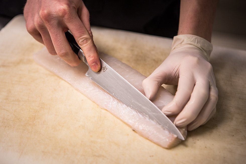 Resto_Woestyne's tweet photo. Verse producten vormen de basis van onze gerechten. Zin in een lekker stukje vis? Kom dan zeker eens langs! https://t.co/BXQNnMVXnQ
