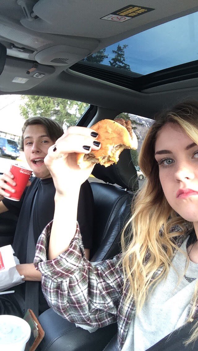 harley_sue17's tweet image. #lit #ashell #hbd (tona tonight is gonna be fly) @thompson_dayton