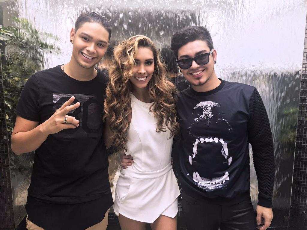 FlashTVLA's tweet photo. Entrevista con @PaisaVlogs 🎥 https://t.co/SBx7I78wwQ 👈 Revista Tú RT  #Paisavlogs https://t.co/REP47Xu84p