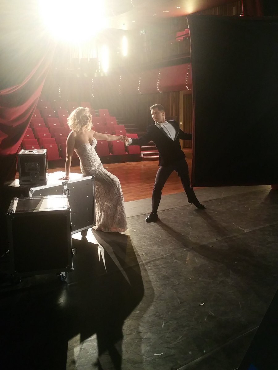 #strikeapose onstage with <a href="/PashaKovalev/">Pasha Kovalev</a> <a href="/AnyaGarnisLA/">Anya Garnis</a> <a href="/thecorecorby/">The Core At Corby Cube</a> <a href="/snootyfoximages/">L E O  H O L D E N</a>