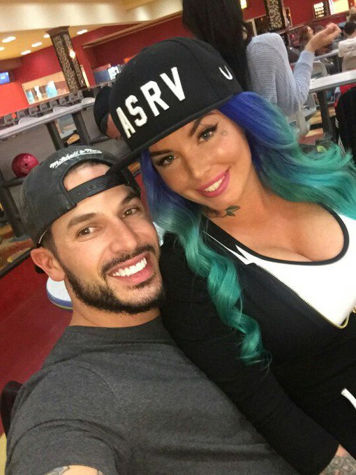 Bowling last night! https://t.co/n1F4q64Rn5