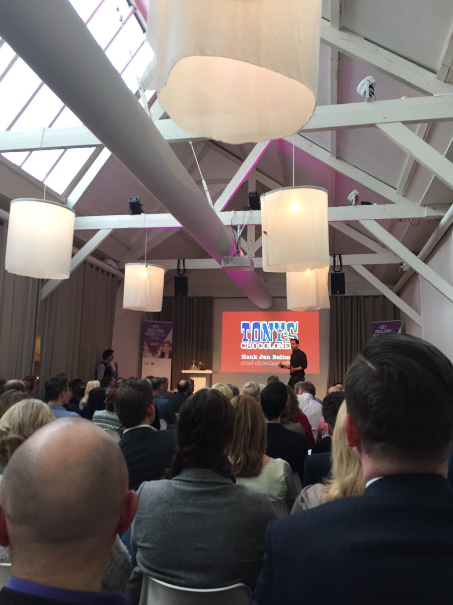 marjaruigrok's tweet photo. Genieten van @henkjan_nl en @TonyChocolonely bij #MKBevent https://t.co/20UowsjTy2