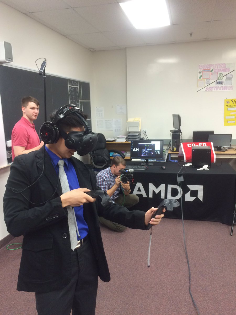 MrShannon6's tweet photo. Mr. Lam teaching calculus in VR with the HTC Vive. #ZaxisIsEasyToDraw #3Dgraphing @AMD @TCPHSUpdates https://t.co/XBw2nMWtWe