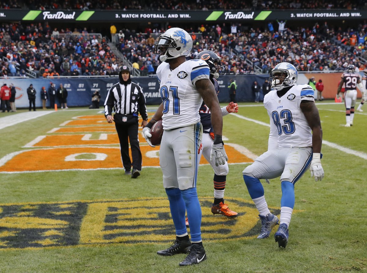 ESPNInsights's tweet photo. Calvin Johnson's 86.1 receiving yards per game ranks 1st in NFL history among players with 100 games played https://t.co/PmW5qMZebp