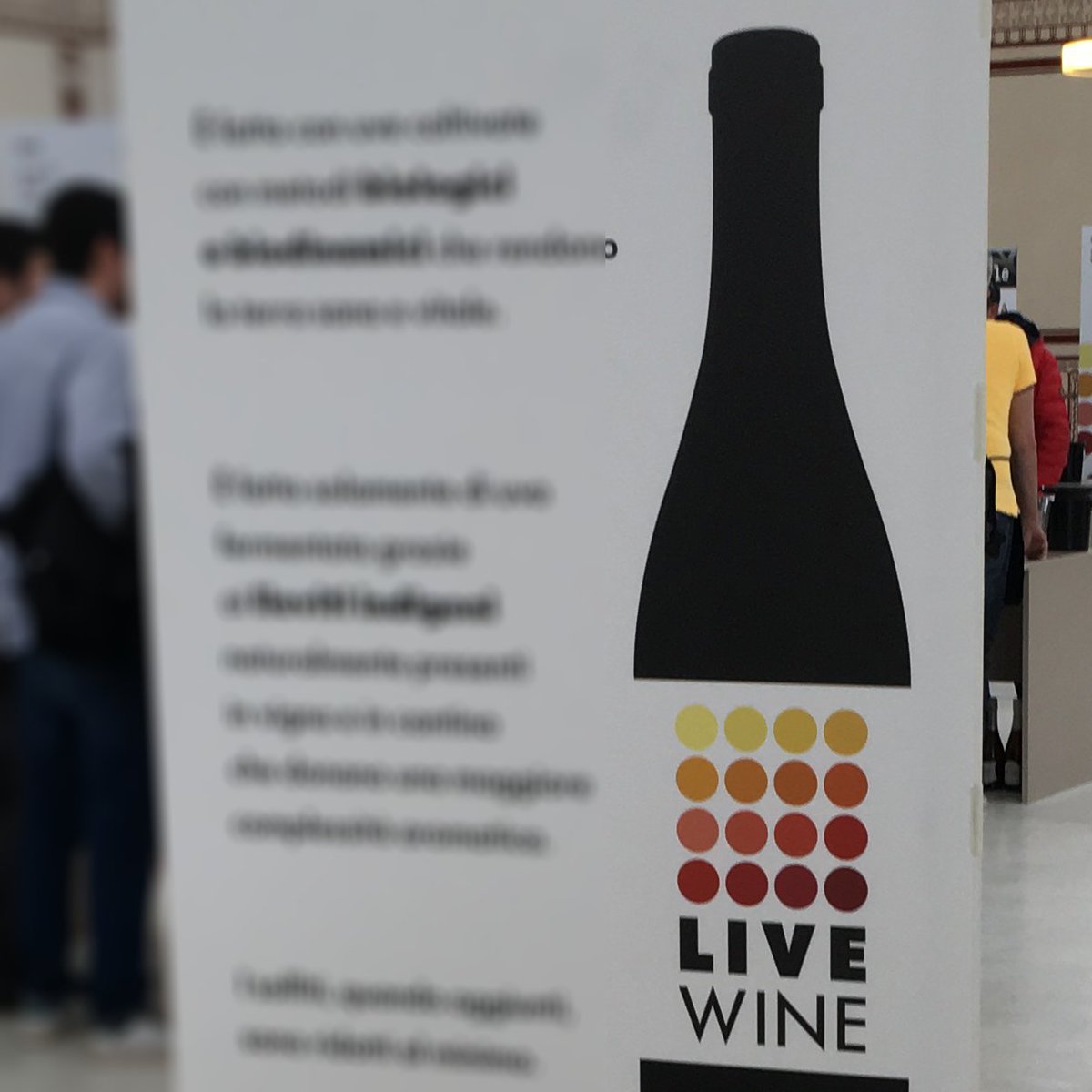 maxavvinare's tweet photo. Breve resoconto fotogallery @LiveWineMilano 2016. #fiorano #ilpendio #ninobarraco #macea
https://t.co/i6syhkgFC0 https://t.co/kxU2A8EMQS