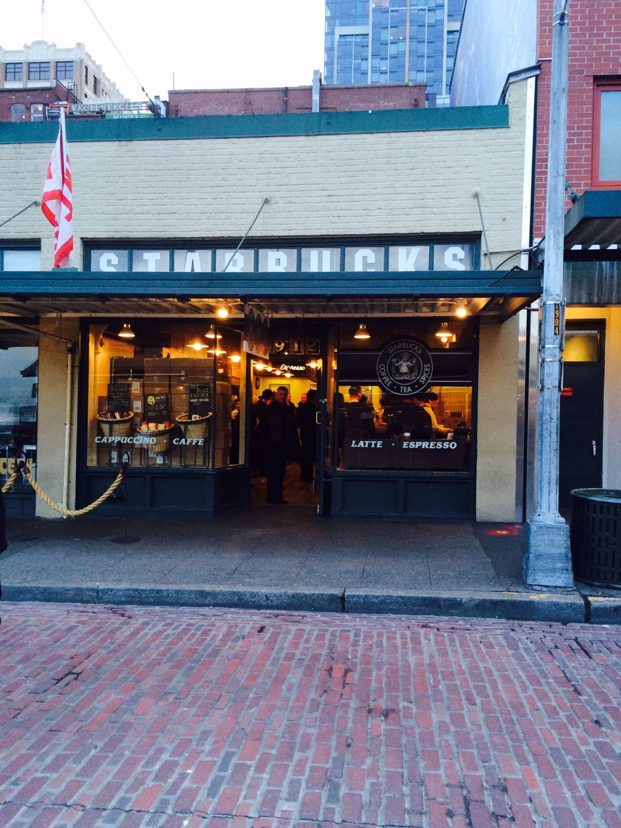 MichelleRullo's tweet photo. Pike Place Market! What a great way to start off the 3 C's! @JeffSDanley #area147 #tobeapartner https://t.co/vK4A7LPt3I