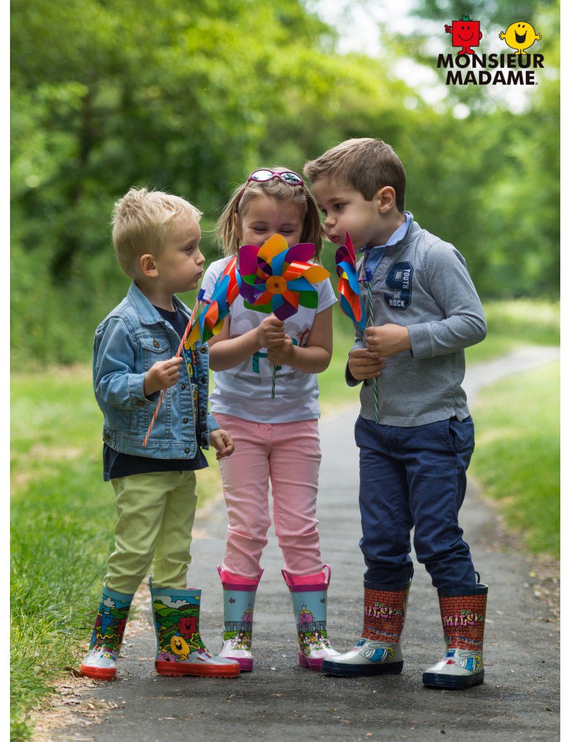 BeOnly_Officiel's tweet photo. Pour sa nouvelle collection, BE ONLY s'associe à MONSIEUR MADAME &amp; propose des bottes de pluie en caoutchouc naturel https://t.co/4BCkQS8K0a