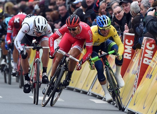 Nothing like a good ol' fashioned sprint to end a Paris-Nice day..!