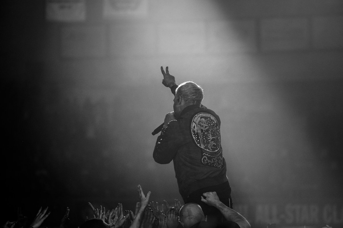 falloutboy's tweet photo. 3.6.16 Syracuse, NY @ Oncenter War Memorial Arena

#WINTOURISCOMING

Photos by Justin Segura https://t.co/I0xdP4i4Mw