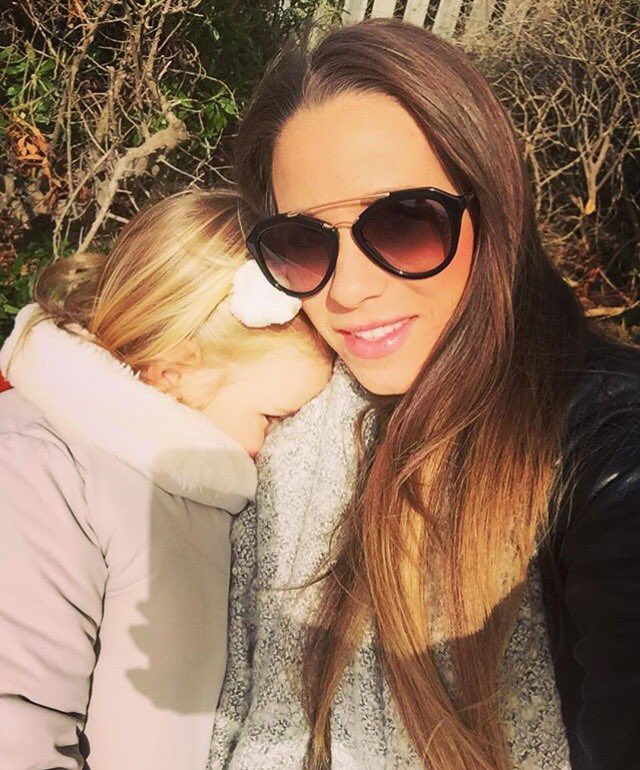 ivanrakitic's tweet photo. Mi admiración a todas las mujeres y, en especial, a las que forman parte de mi vida. #FelizDíaDeLaMujer #IWD2016 https://t.co/izmDud4puO