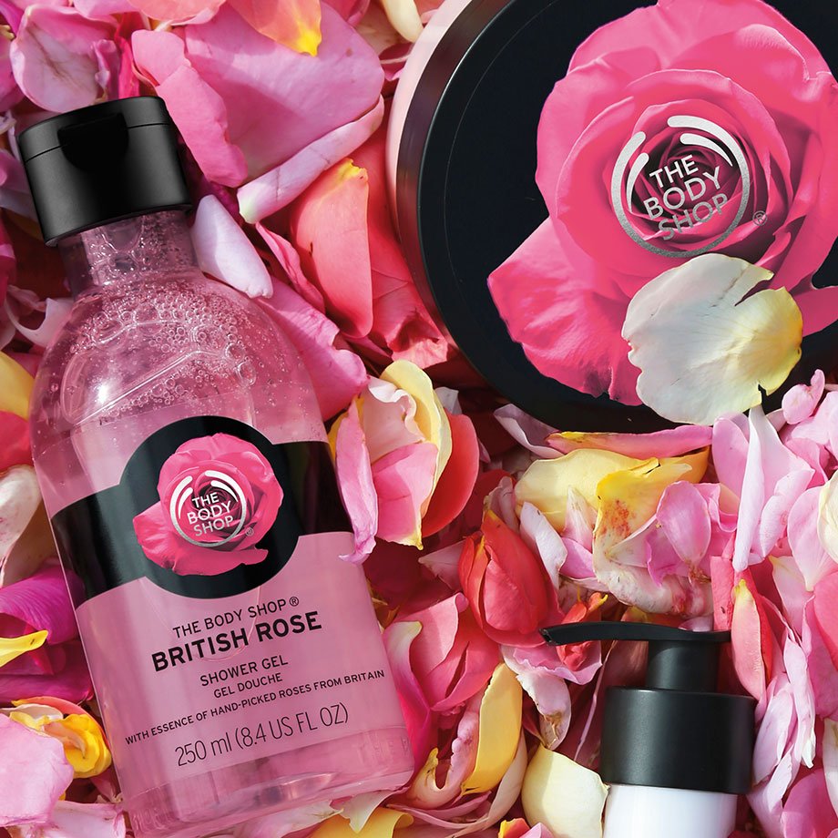 TheBodyShopFR's tweet photo. [NEW] Notre nouvelle gamme British Rose est enfin disponible ! > https://t.co/0DbtT5P7Vl https://t.co/rFCBgKe2N3