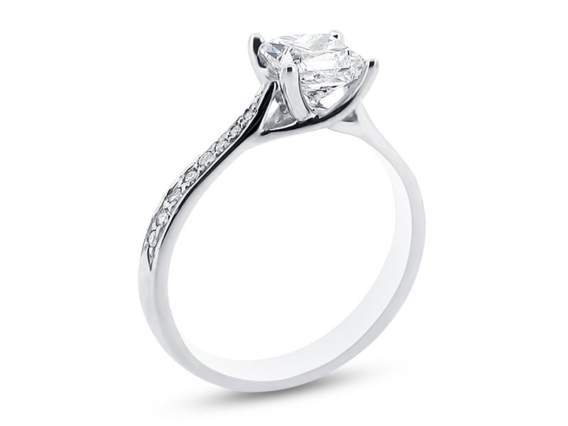 VoltaireDiamond's tweet photo. Round Solitaire with ... - https://t.co/nTqOcgCmIa #CrossoverSetting #PaveShoulders #RoundSolitaire https://t.co/pWCh7CDGX8