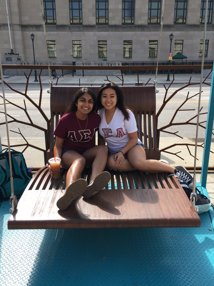 wonderlarnia's tweet photo. I swear we're wearing shorts #InternationalWomensDay #ritualweek #dunksFahDaze https://t.co/8Vy7tMDLPB