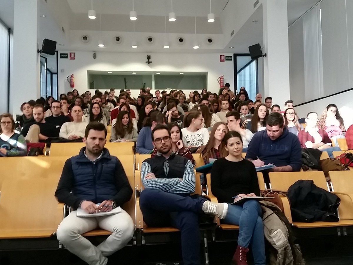 maitearocas's tweet photo. Me encanta el interés que despierta esta disciplina entre los universitarios  #MarketingInternoUM. https://t.co/r51cSPedjd