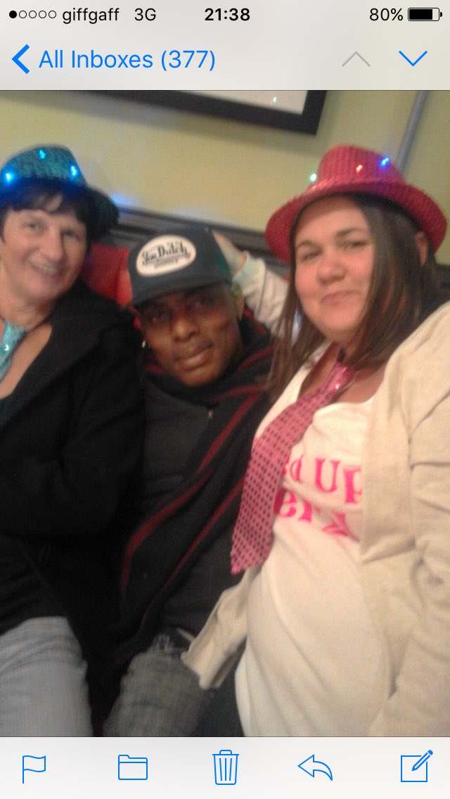 lauramc912's tweet photo. Hello @Coolio pizza place #butlins90s with the loudmouth https://t.co/smhQfKi4MT