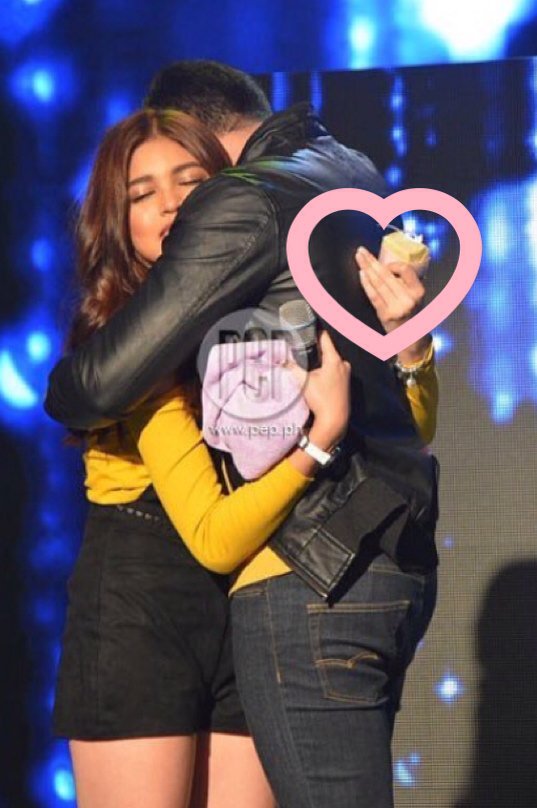 Cel_0613's tweet photo. She not removes the E-gift of her better half. #ALDUBTheCompromise https://t.co/yW7TkFcju0