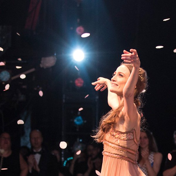 Dance_Magazine's tweet image. Former @ABTBallet star Julie Kent is @TWBallet's new artistic director: bit.ly/1pdnrqJ (PC R O'Connor)