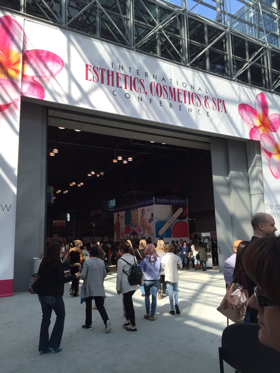 vmardaga's tweet photo. Sollers Point Tech Cosmetology @ the New York City HaIrshow https://t.co/RsnVt5Uo8z