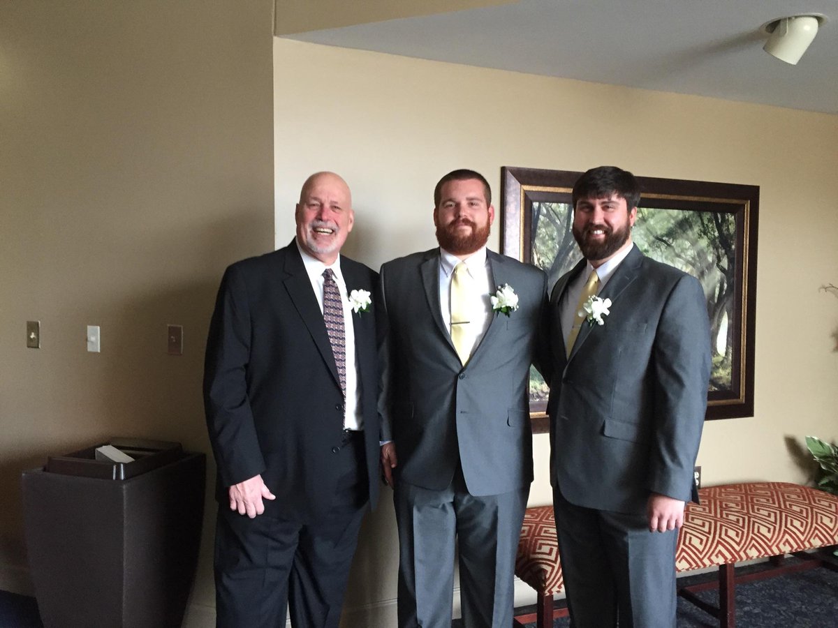twiggray1's tweet photo. Big week!  Got #2 son successfully married in Greenville last weekend. Getting a new right knee Thursday.  Pray! https://t.co/QFWkmLufcX