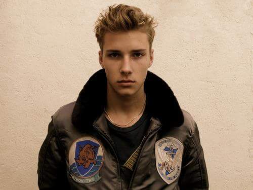 Kadınlar gününüz kutlu olsun ❤❤😊😊 <a href="/surazkurt/">Uraz Kurt</a> <a href="/saysinsendogan/">Ayşin Şendoğan</a> <a href="/smervesendogan/">aylakmadam</a> <a href="/sadistpatron/">Patron</a>