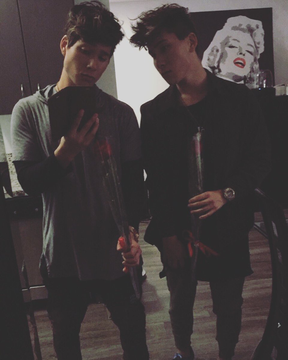 MRJEREMYSTEEL's tweet photo. Birthday Boys 🎂 #22 https://t.co/WAVmmSD5H3