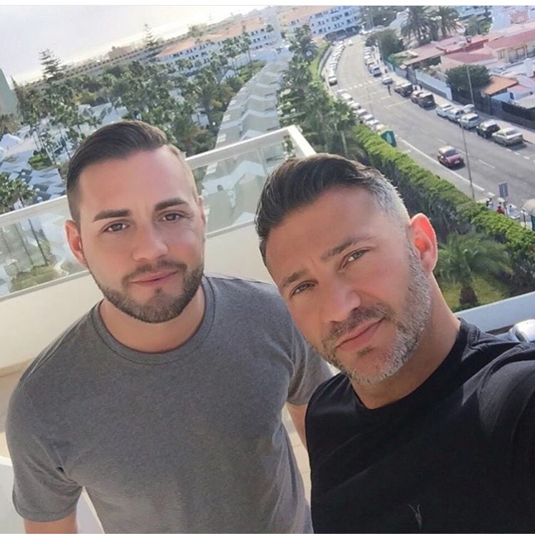 DCHomos's tweet photo. Ottavio + Jay
London, UK
#SameLove 👬💙 #MarriageEquality https://t.co/zyE9yYPTz8