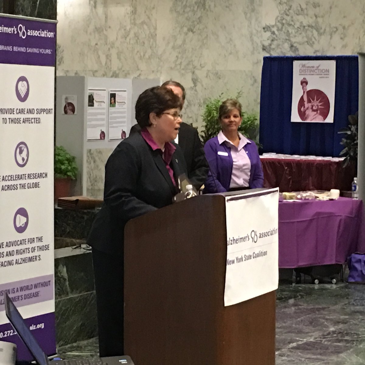 .<a href="/sendavevalesky/">Dave Valesky</a> presents <a href="/mom2emilyj/">Cathy James</a> w/the <a href="/NYSAlzCoalition/">NYS Alz Coalition</a> Frank Carlino Advocate of the Year award. #ENDALZ