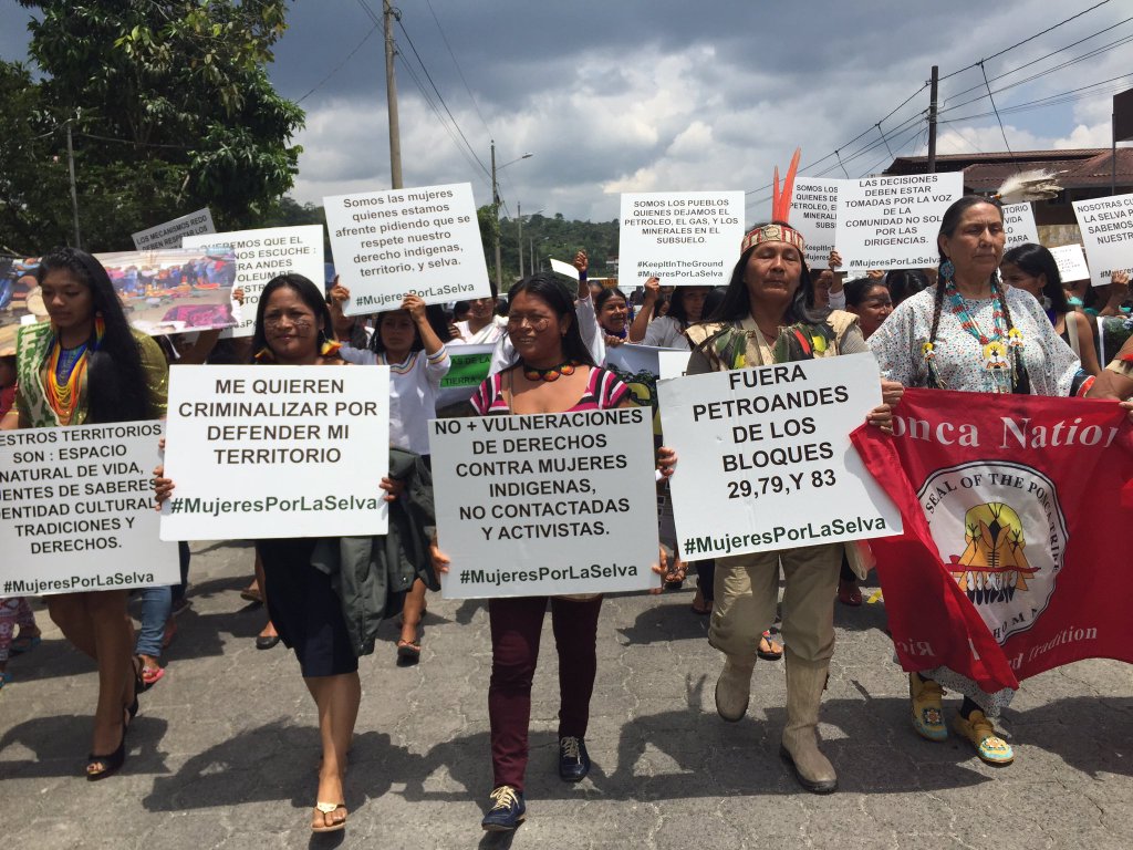 amazonwatch's tweet image. Don’t threaten the rights of indigenous women, uncontacted peoples and activists! #IWD2016 (photo: @belenpaez)