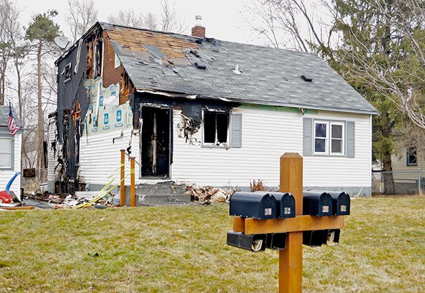 Fire ravages home 
presspubs.com/quad/news/arti…