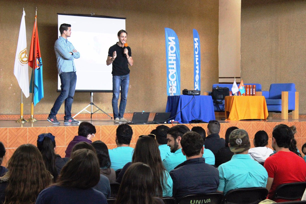 UNIVA_Queretaro's tweet photo. @DecathlonES En conferencia en UNIVA, La Universidad Católica plantel Querètaro. 
#ActitudOCELOTE https://t.co/b8w3Ox4fuV