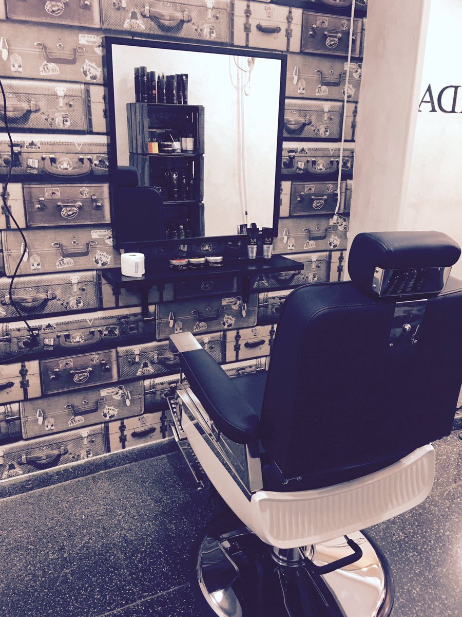 lorenaaitor's tweet photo. En la Pelu-querida ya puedes encontrar tu espacio de chico. Con una zona solamente para el tu barberia!#THEBARBER'S https://t.co/h7hHUsMOwd