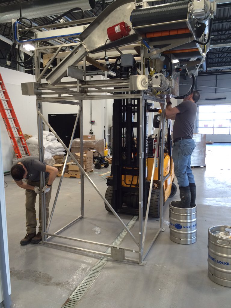 ninelocksbrew's tweet photo. One step closer to canning! #brewerylife #darksidebrews #allhandsoncans https://t.co/2Hqbw5SDhV
