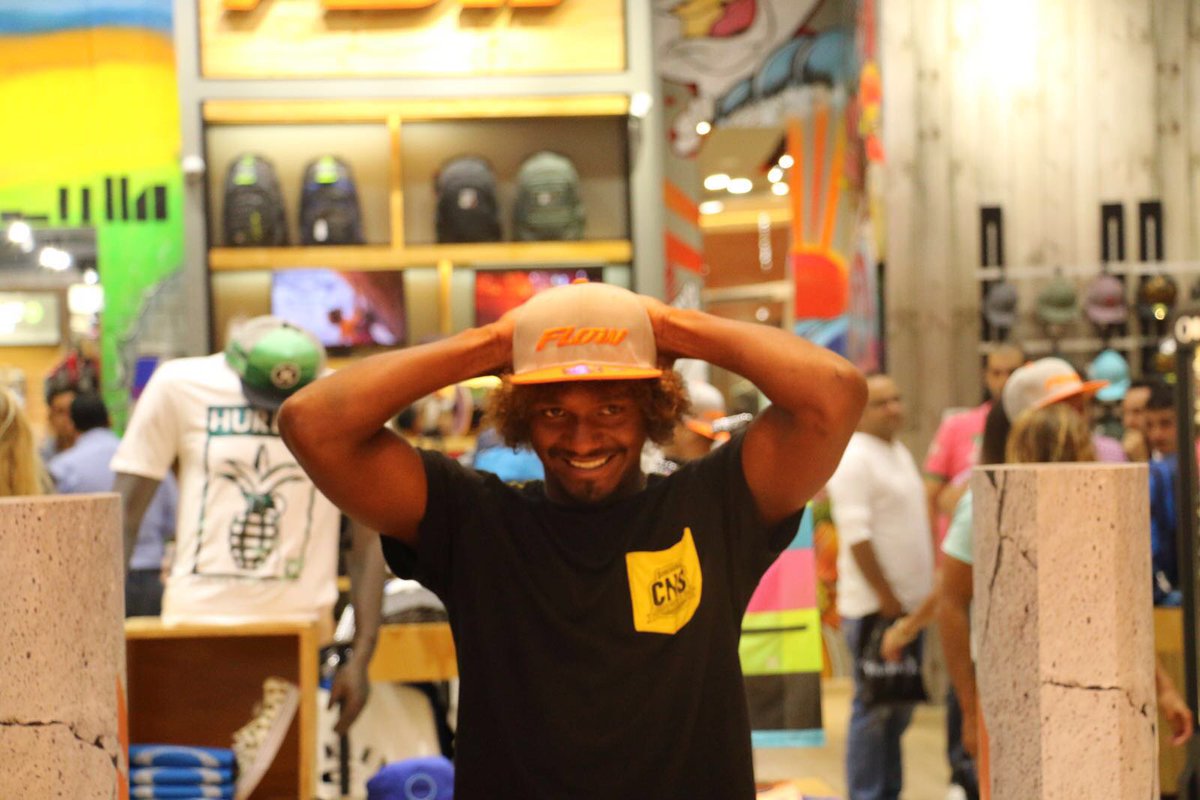 flowpanama's tweet image. La sonrisa de un campeón en #Flow 😄😄 #Flowstores #FlowPanama #surf