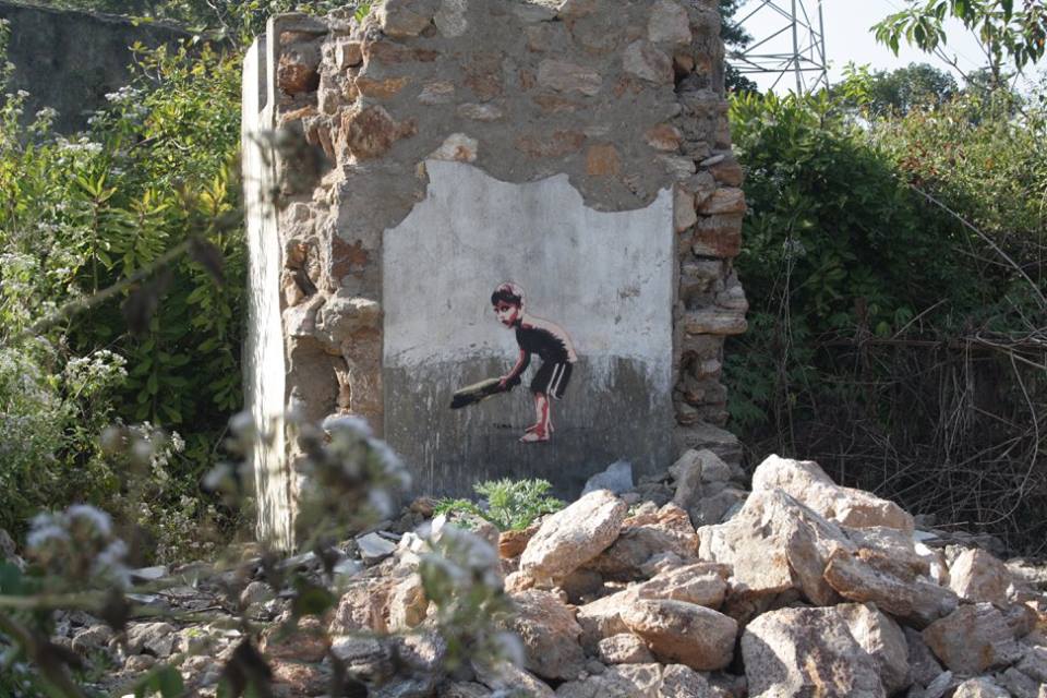 ProjectBly's tweet image. German #Streetartist Tona's stencils fit right in. #India