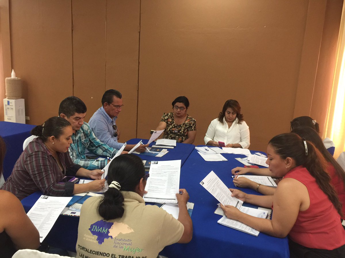 AGA_Honduras's tweet photo. Mesas de trabajo #Choluteca Jornada de Sensibilización #IIIPAGAH2016-2018 https://t.co/HHOhG9yRrd