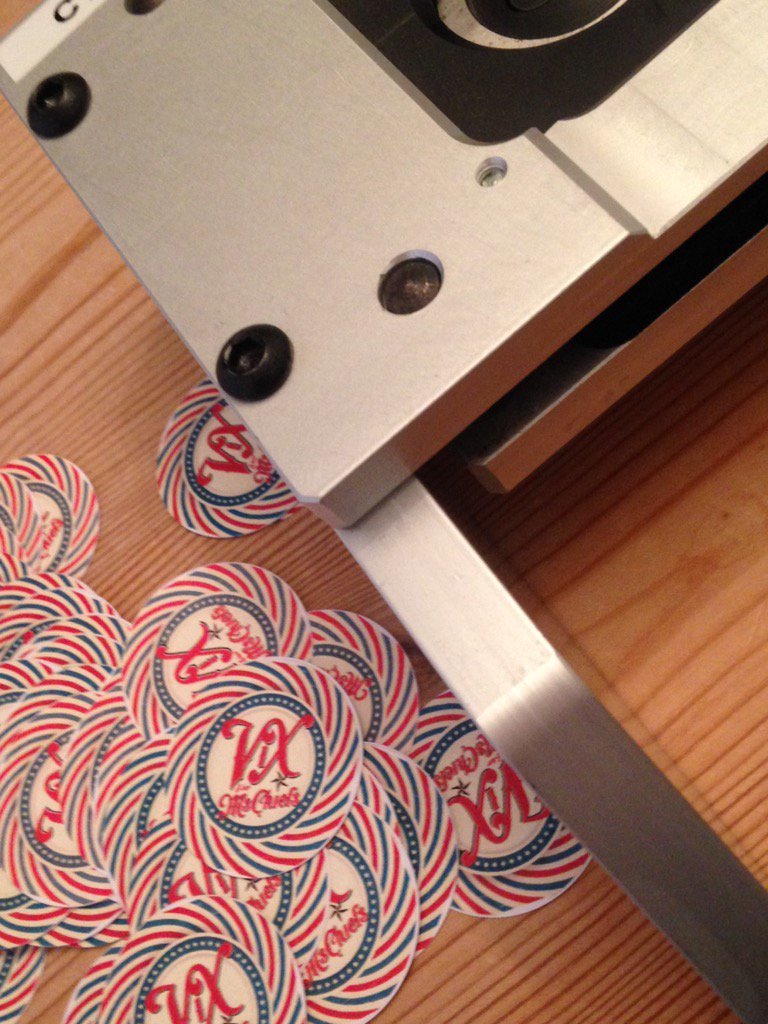 LittleBirdMerch's tweet image. Getting ready for another in house #EP #launch @ViXMsChief 25mm #badges in the making #Merchandising #MerchMarch