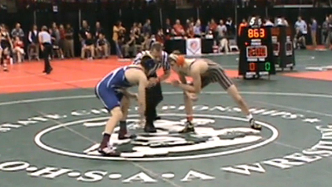 History derailed! Seth Beard keeps Tyler Warner from winning his 4th Ohio state title. goo.gl/npTyjq