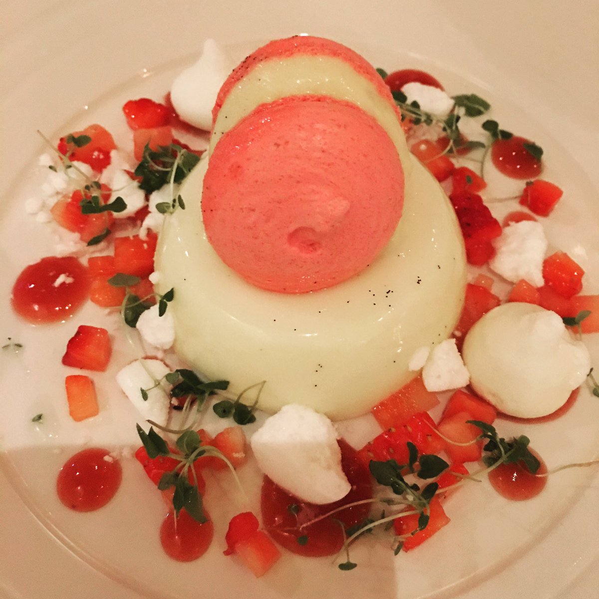 ycwclothing's tweet photo. Thank you for a lovely evening @3AcresInn we had great girlie night with @Zeanti @SarahBrucePhoto #perfectpudding https://t.co/ooTRVnPddP