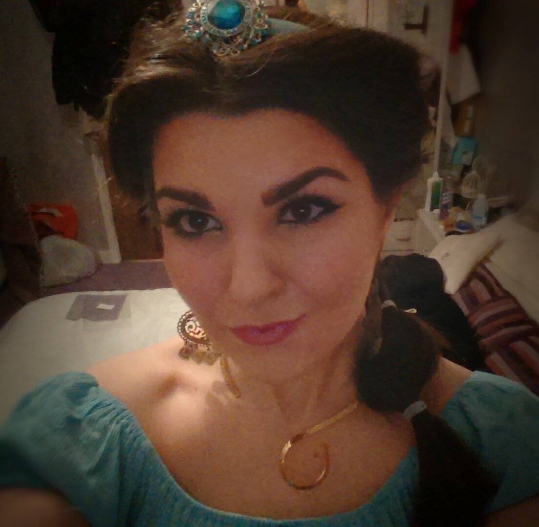 manon_rhys's tweet photo. #HenDoPrep #Disney #Paris #PrincessJasmineForTheDay https://t.co/vQdZXufR68