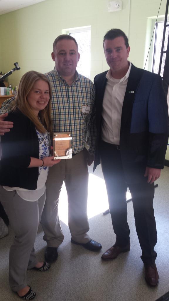 _itsdawnyo's tweet photo. Congratulations @Madeline13546 on Manager of the Quarter!! So happy for you!! #a147summit @starbucksprtnrs #area147 https://t.co/fIDMydhJT8