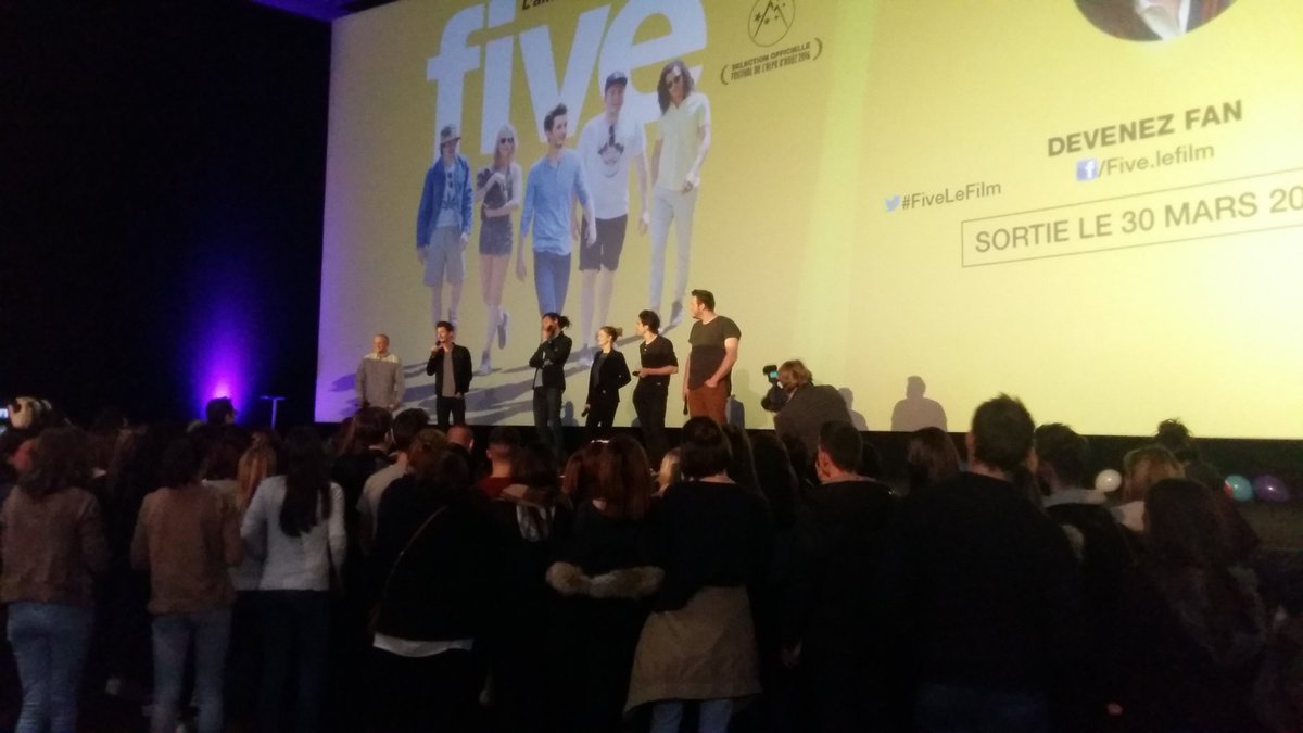 Clem_Cttn's tweet photo. Avant première ce soir à Touuuurs #FiveLeFilm @pierreniney @CamilleRouet @Candouxe ❤ ❤ https://t.co/SwNqTvCnKI